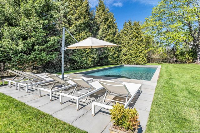 64 S Howells Point Road, Bellport Village, NY 11713