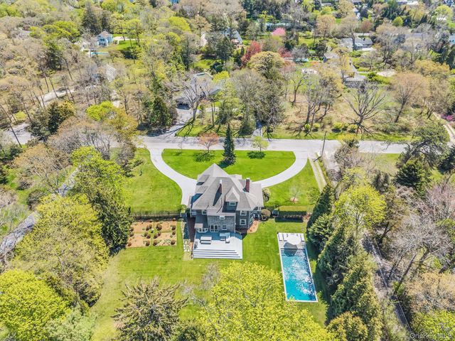 64 S Howells Point Road, Bellport Village, NY 11713