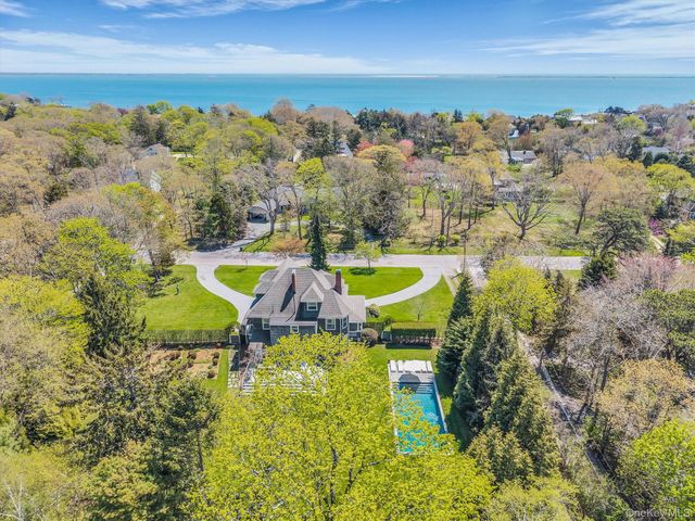 64 S Howells Point Road, Bellport Village, NY 11713