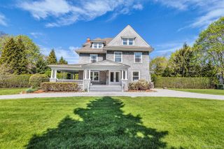 64 S Howells Point Road, Bellport Village, NY 11713
