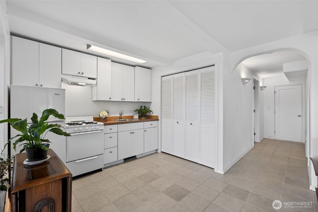 3931 Friday Avenue, Everett, WA 98201