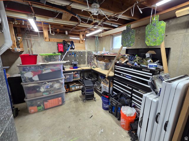 686 E 2ND ST, Ogden, UT 84404