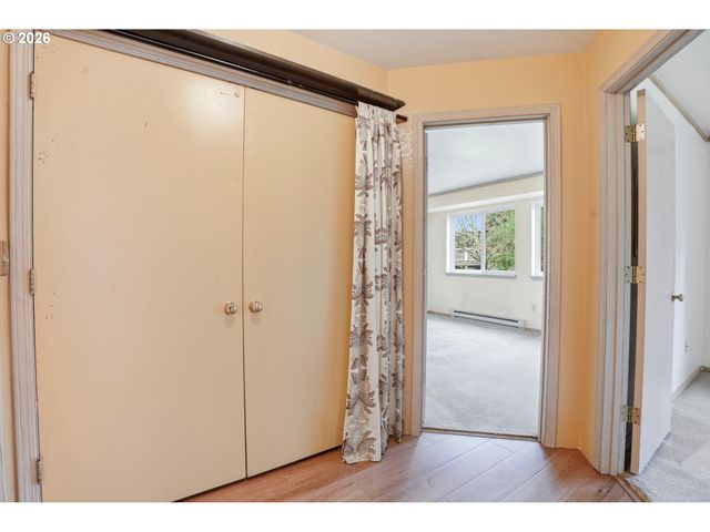 5059 FOOTHILLS Dr E, Lake Oswego, OR 97034