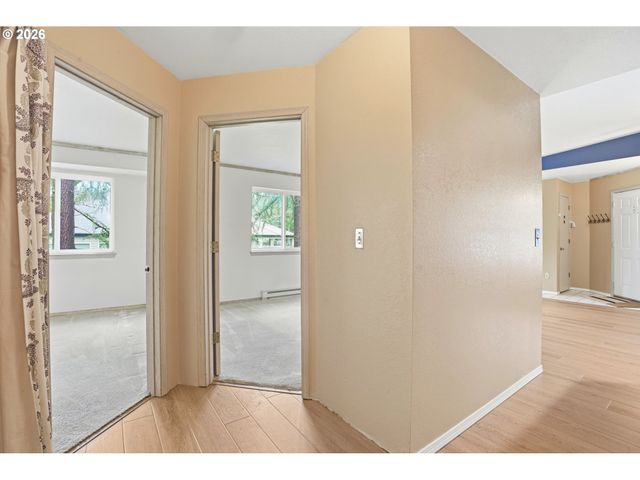 5059 FOOTHILLS Dr E, Lake Oswego, OR 97034