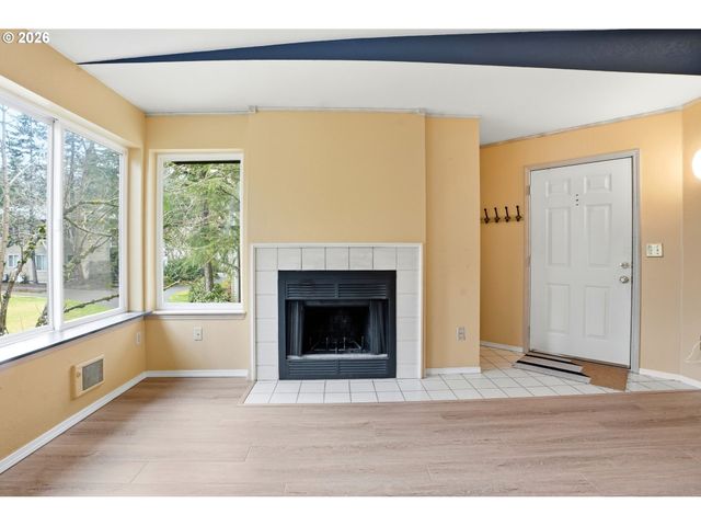 5059 FOOTHILLS Dr E, Lake Oswego, OR 97034