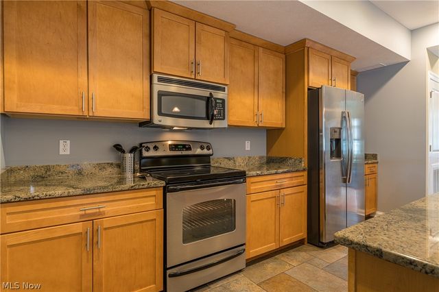 2135 W 6th Street, Cleveland, OH 44113