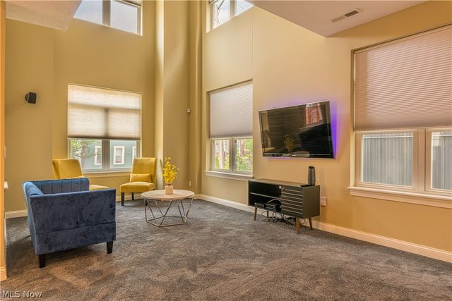 2135 W 6th Street, Cleveland, OH 44113