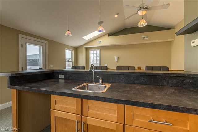 2135 W 6th Street, Cleveland, OH 44113
