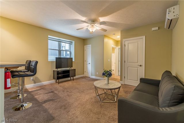 2135 W 6th Street, Cleveland, OH 44113