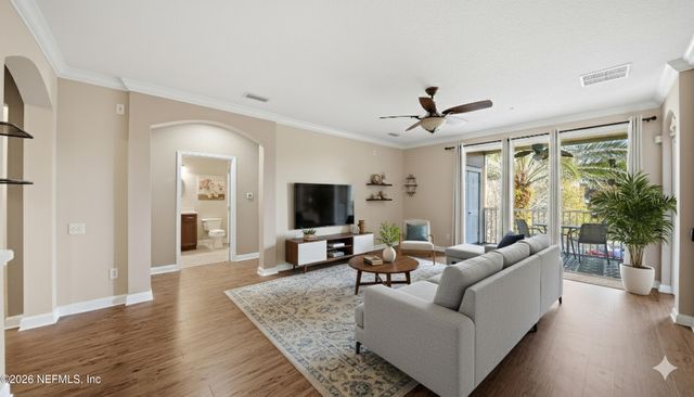 4480 DEERWOOD LAKE Parkway 236, Jacksonville, FL 32216