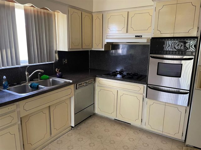 29254 Guy Street, Southfield, MI 48076
