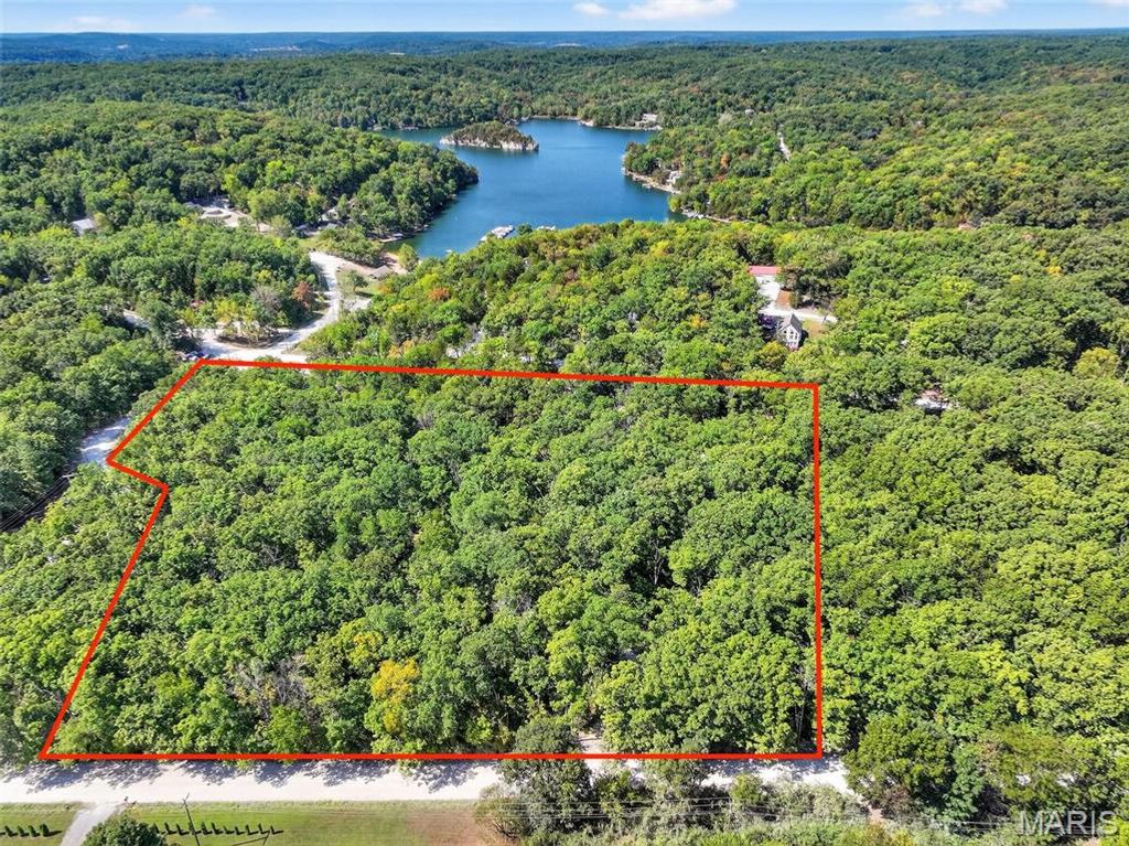 29129 Pinnacle Lake Road, New Florence, MO 63363