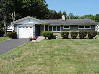 5572 South Salina Street, Syracuse, NY 13205