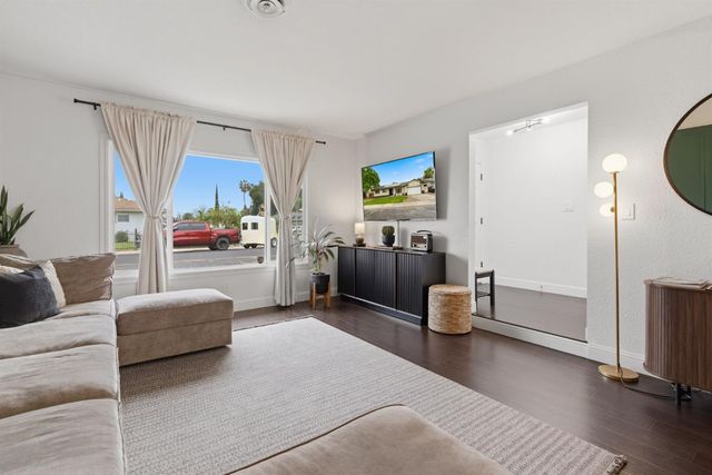 1701 Maywood Ave, Manteca, CA 95336