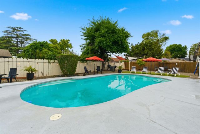 1701 Maywood Ave, Manteca, CA 95336