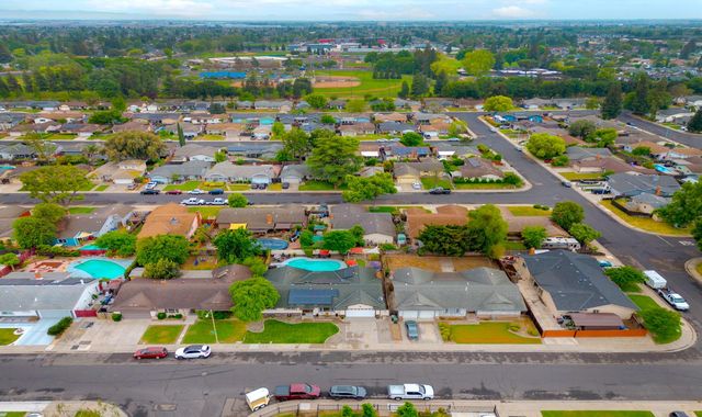 1701 Maywood Ave, Manteca, CA 95336