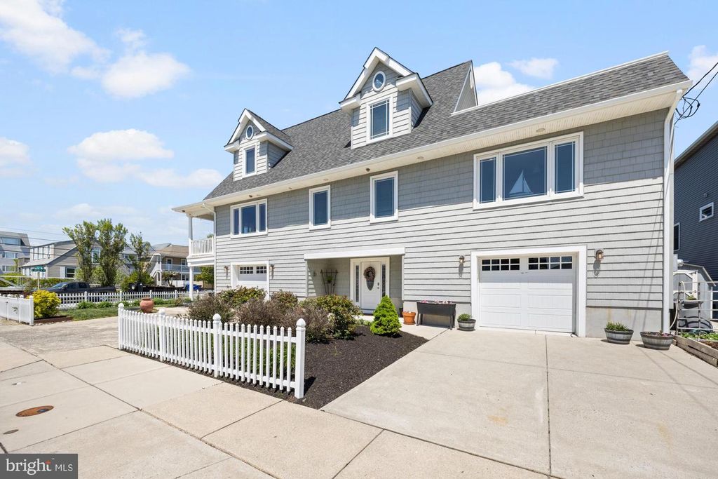 1200 BEACH AVE E, Brigantine, NJ 08203