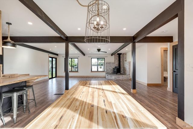 985 Gumview Rd, Windsor, CA 95492