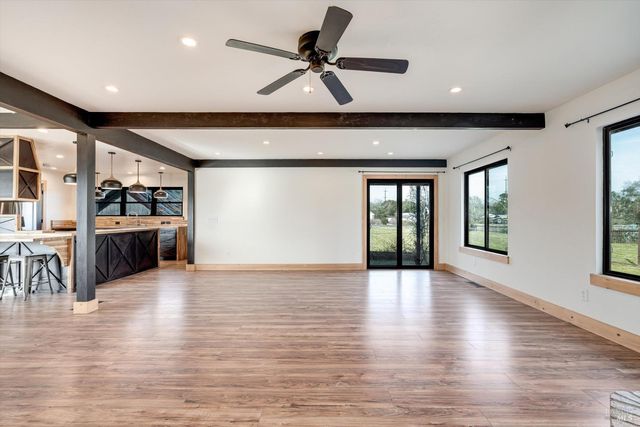 985 Gumview Rd, Windsor, CA 95492