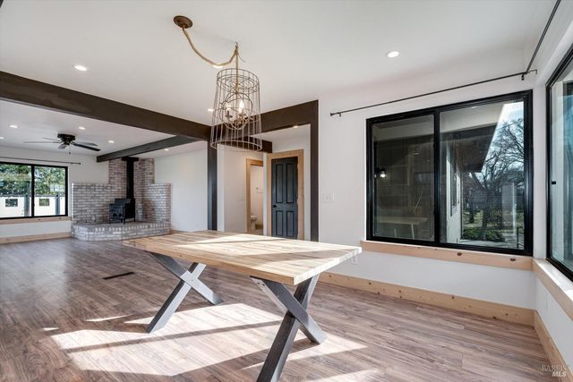 985 Gumview Rd, Windsor, CA 95492