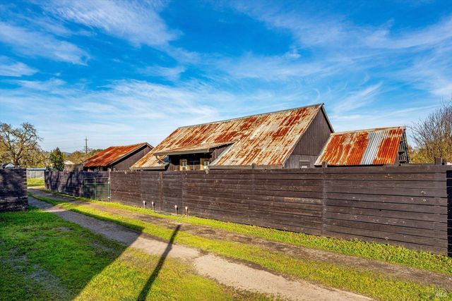 985 Gumview Rd, Windsor, CA 95492