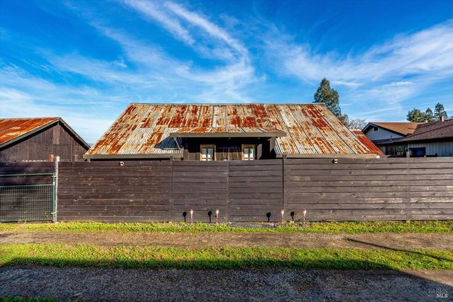 985 Gumview Rd, Windsor, CA 95492