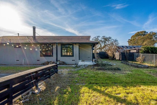 985 Gumview Rd, Windsor, CA 95492