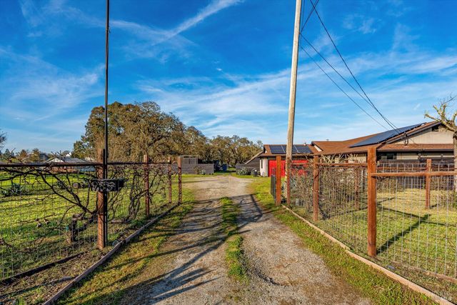 985 Gumview Rd, Windsor, CA 95492