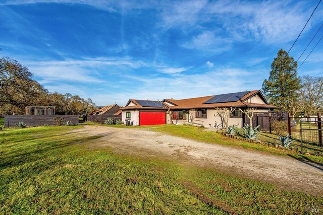 985 Gumview Rd, Windsor, CA 95492