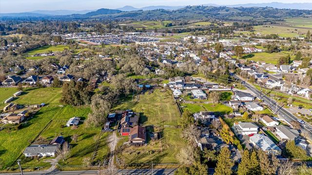 985 Gumview Rd, Windsor, CA 95492