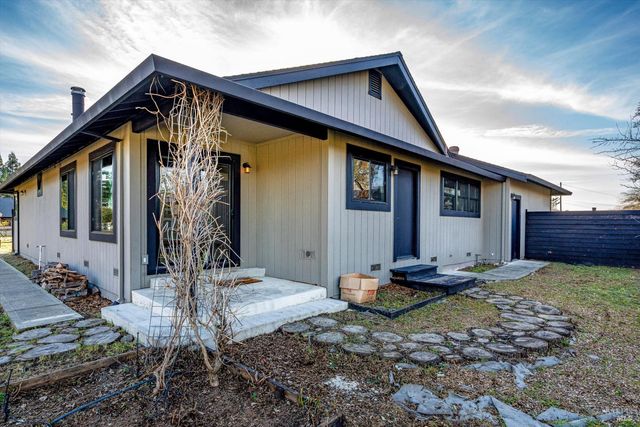 985 Gumview Rd, Windsor, CA 95492