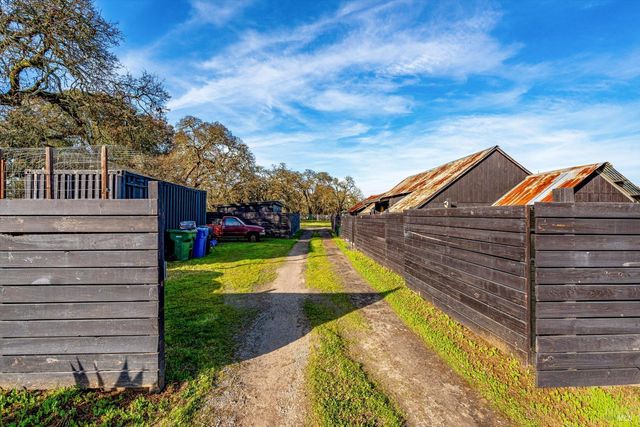 985 Gumview Rd, Windsor, CA 95492