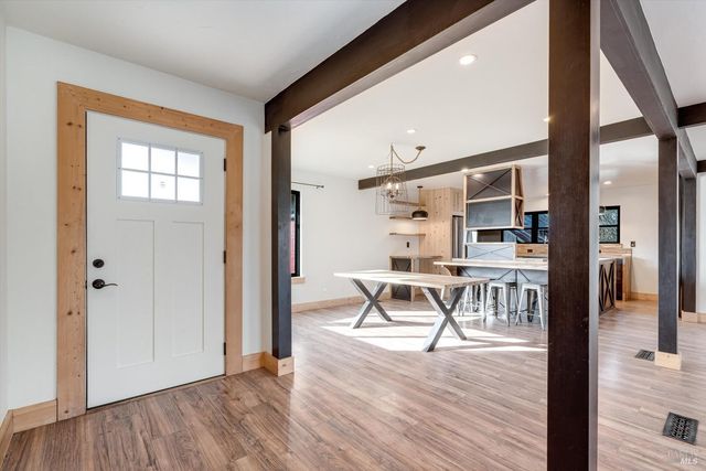 985 Gumview Rd, Windsor, CA 95492