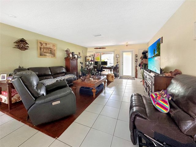 11501 NW 41st St, Sunrise, FL 33323