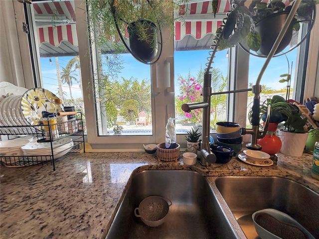 11501 NW 41st St, Sunrise, FL 33323