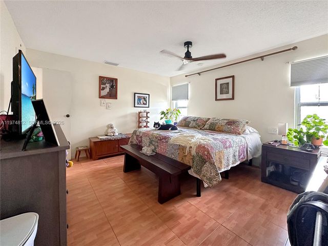 11501 NW 41st St, Sunrise, FL 33323