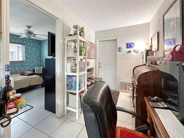 11501 NW 41st St, Sunrise, FL 33323