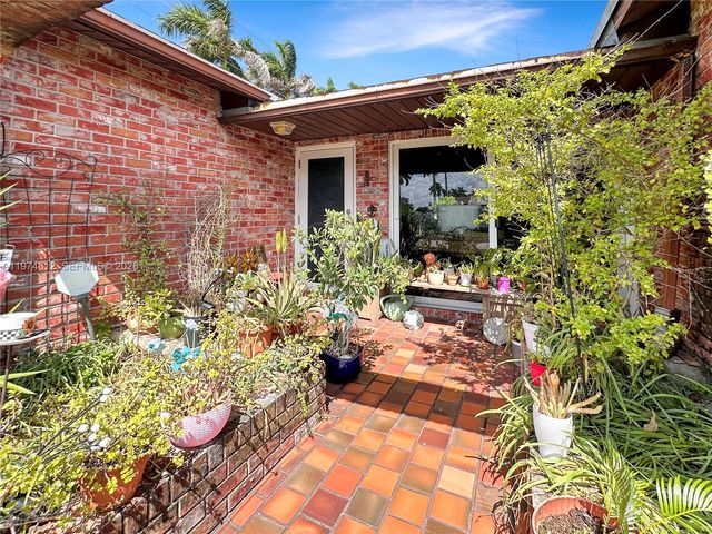 11501 NW 41st St, Sunrise, FL 33323