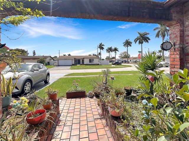 11501 NW 41st St, Sunrise, FL 33323