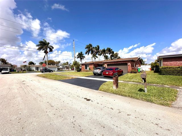 11501 NW 41st St, Sunrise, FL 33323