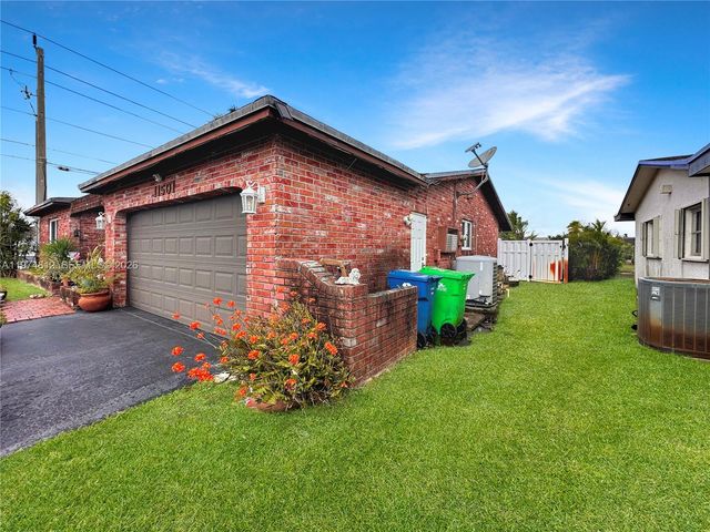 11501 NW 41st St, Sunrise, FL 33323