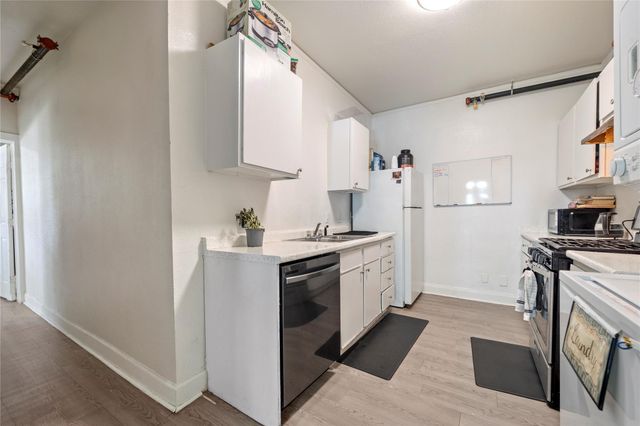 201 W 31st ST A, Austin, TX 78705