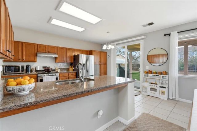 903 W Sandstone Court, Hanford, CA 93230