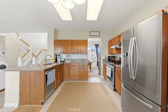 903 W Sandstone Court, Hanford, CA 93230