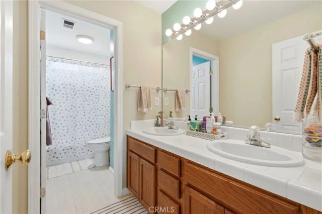 903 W Sandstone Court, Hanford, CA 93230