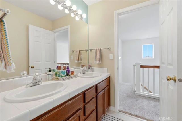 903 W Sandstone Court, Hanford, CA 93230