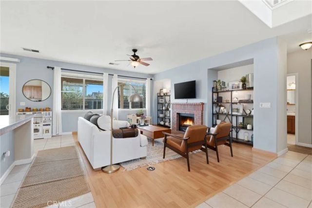 903 W Sandstone Court, Hanford, CA 93230