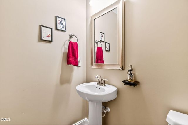 413 Daisy Grove Lane, Holly Springs, NC 27540