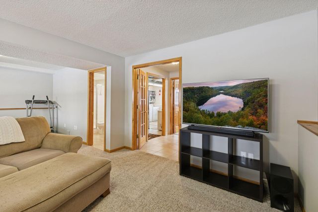 18430 Embers Avenue, Farmington, MN 55024