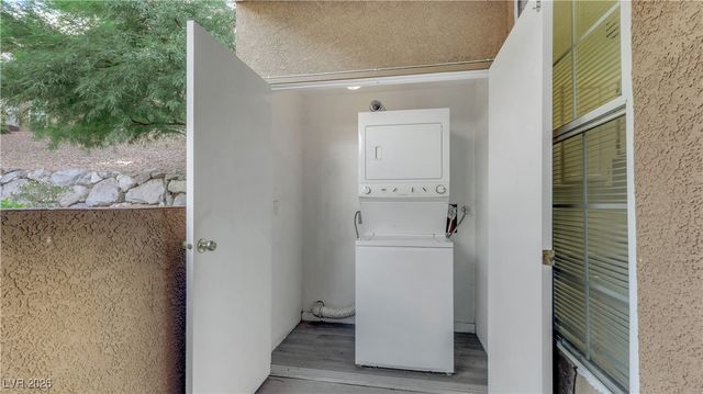 231 West Horizon Ridge Parkway 814, Henderson, NV 89012